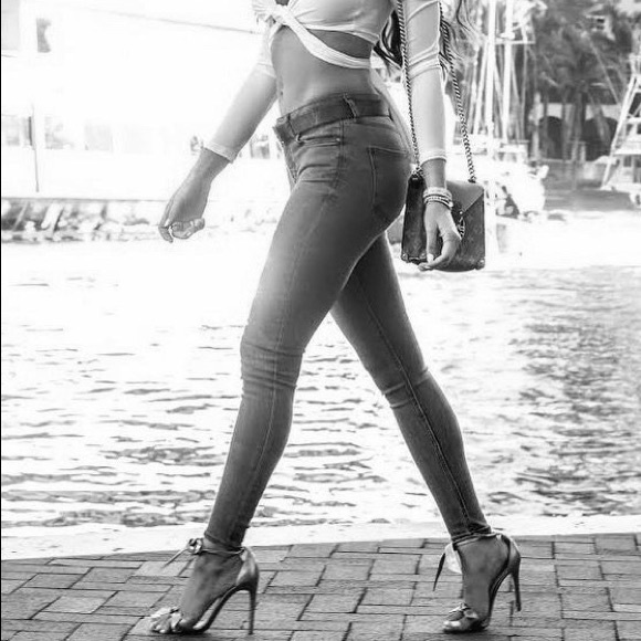 Meet your Posher, Jeanie - Picture 1 of 1